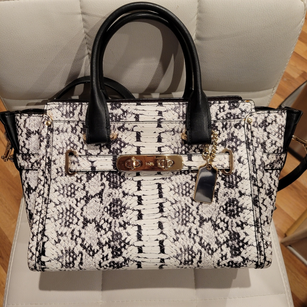 EUC Coach Exotic Swagger Satchel - Picture 2 of 15